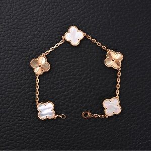 Van Cleef & Arpels fashion Clover bracelet